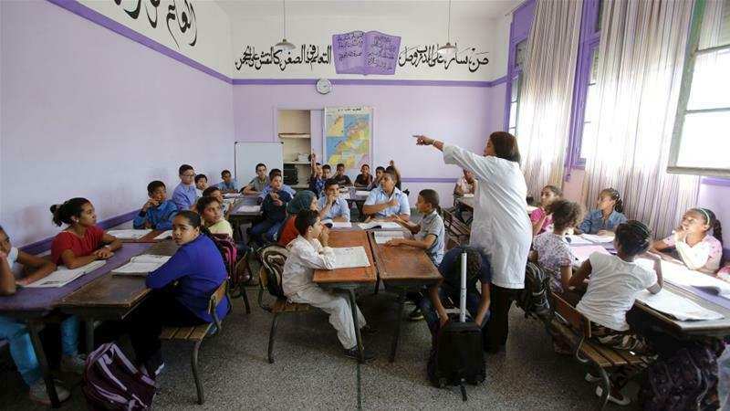 moroccan-classroom-with-students-and-english-language-teacher