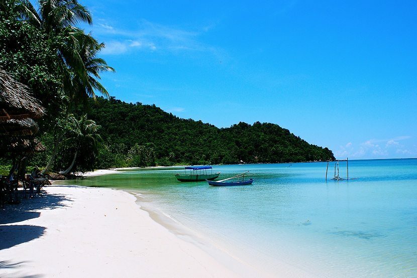 phu-quoc-island-in-vietnam-is-a-beach-paradise-for-international-teachers-teaching-english